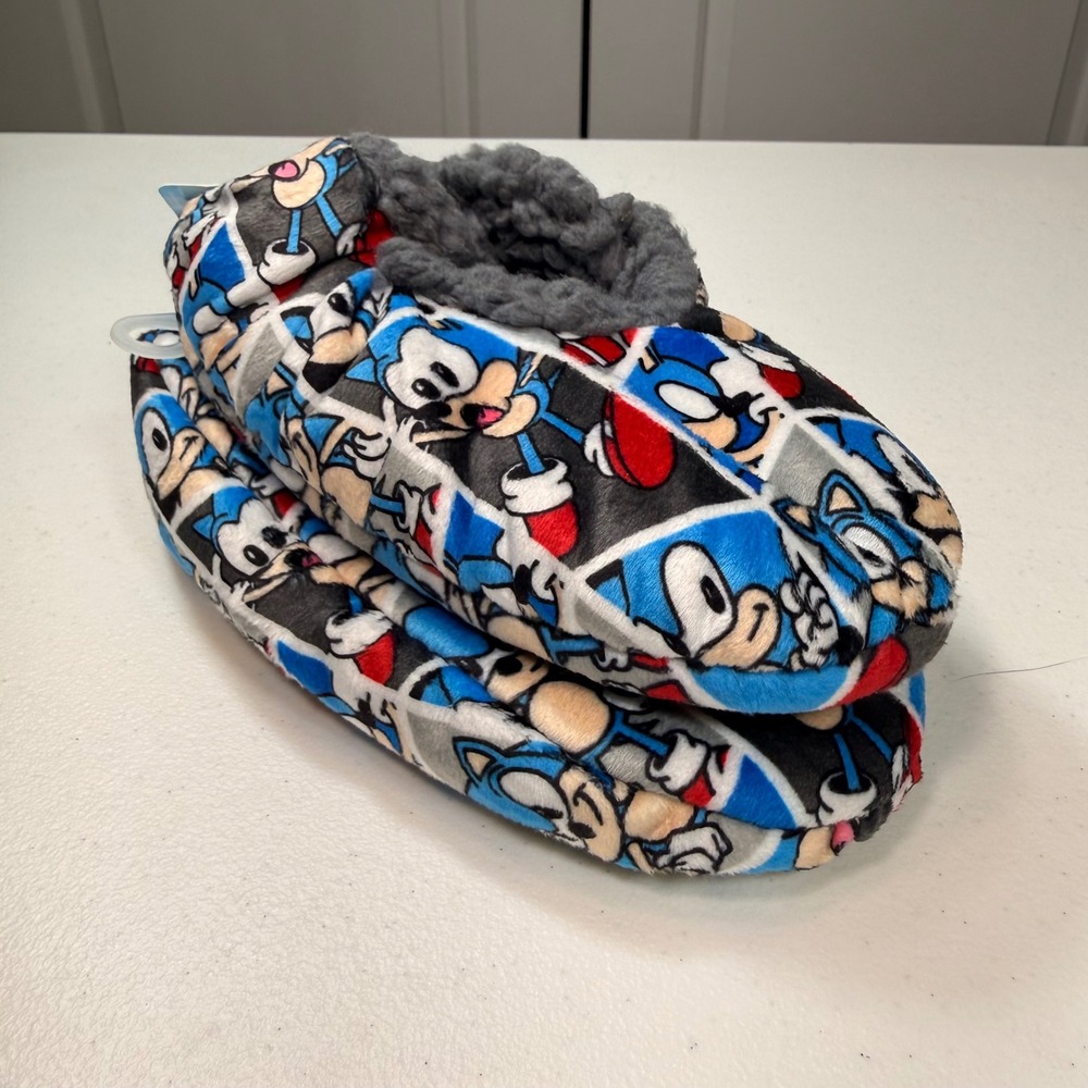 Sonic the Hedgehog Fuzzy Babba Slipper Socks Faux Fur Kids Size 8-13 S/M NEW